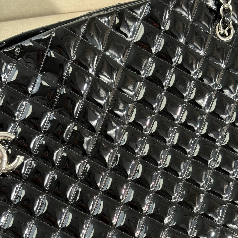 CHANEL Black Patent Leather Shoulder Tote SHW XL - Picture 10 of 16
